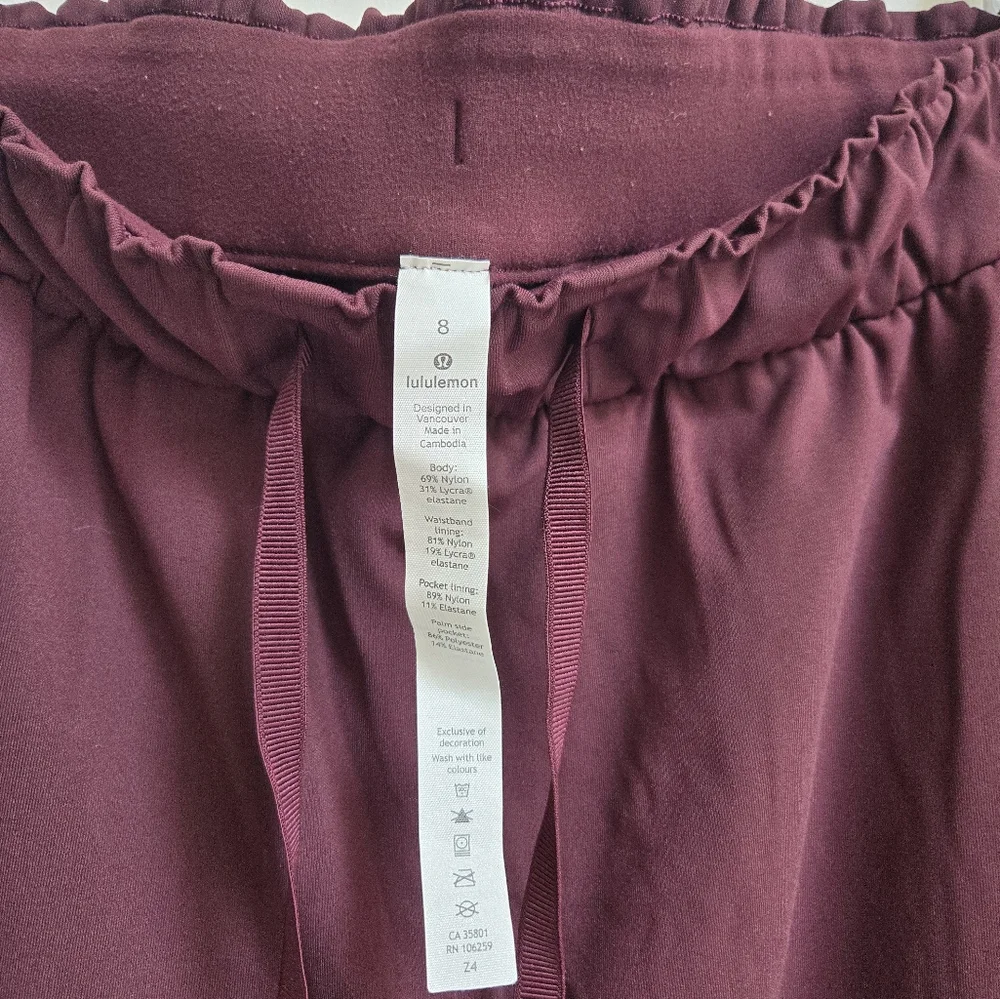Lululemon Stretch High Rise Jogger pants in  Red Merlot Luxtreme